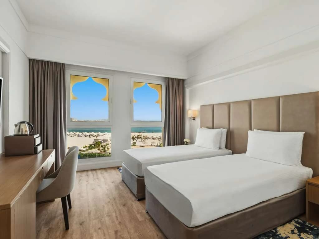 Deluxe Double room with pool or sea view twin beds