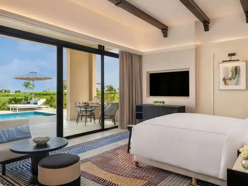 2 Bedrooms Private Pool Suite beachfront