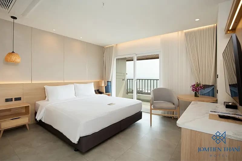 Deluxe Corner room