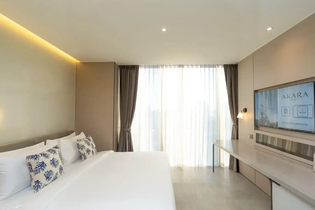Stella Honeymoon Double Suite full double bed