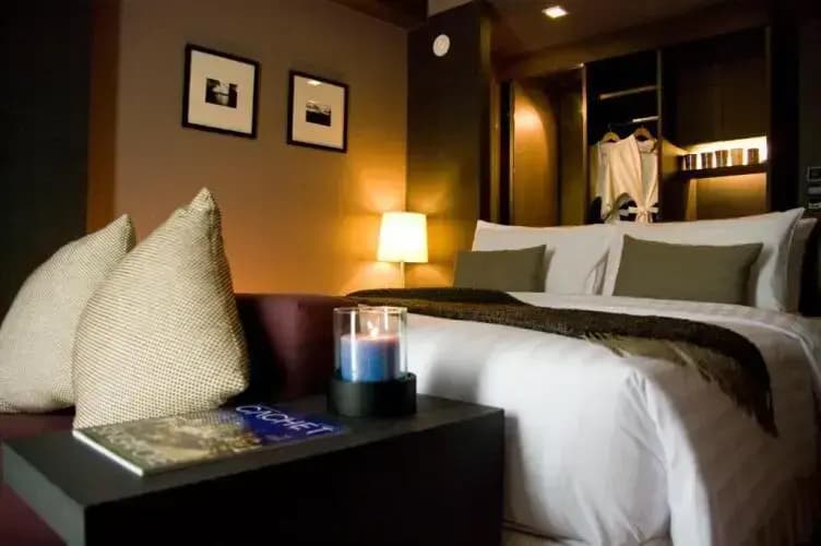 Deluxe Courtyard Double room full double bed