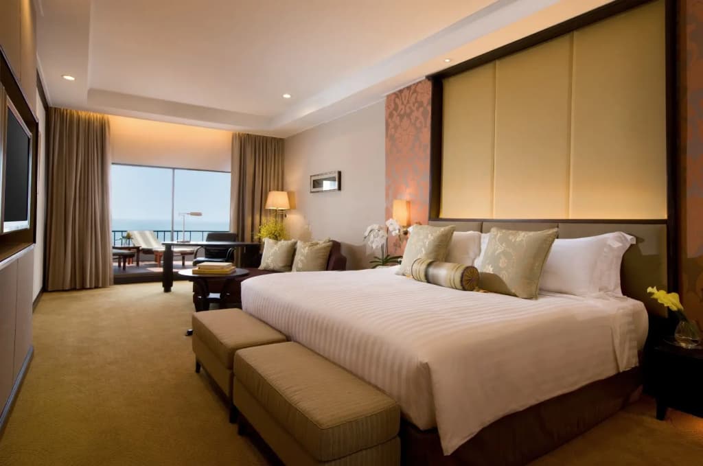 Grand Double Club room full double bed