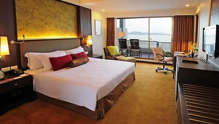 Premium Double room with garden view full double bed