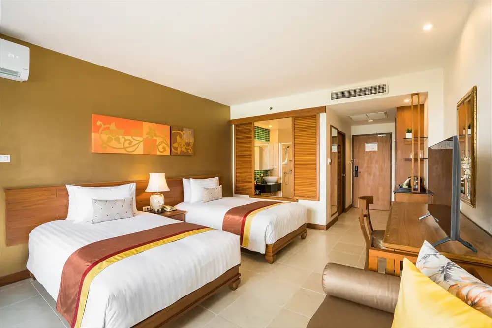 Deluxe Double room with side sea view twin beds
