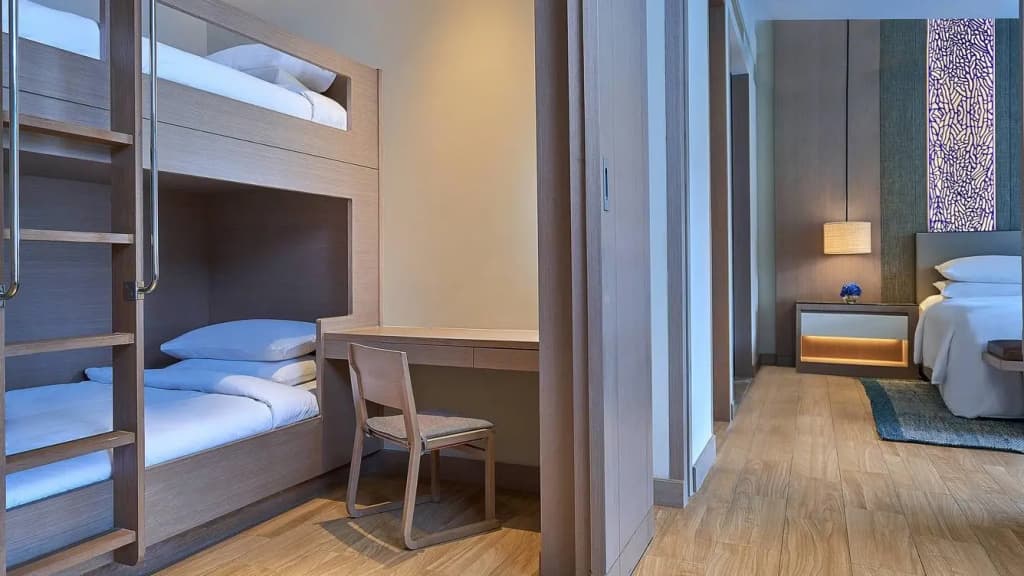 1 Bedroom Double Family Suite with balcony and with view full double bed
