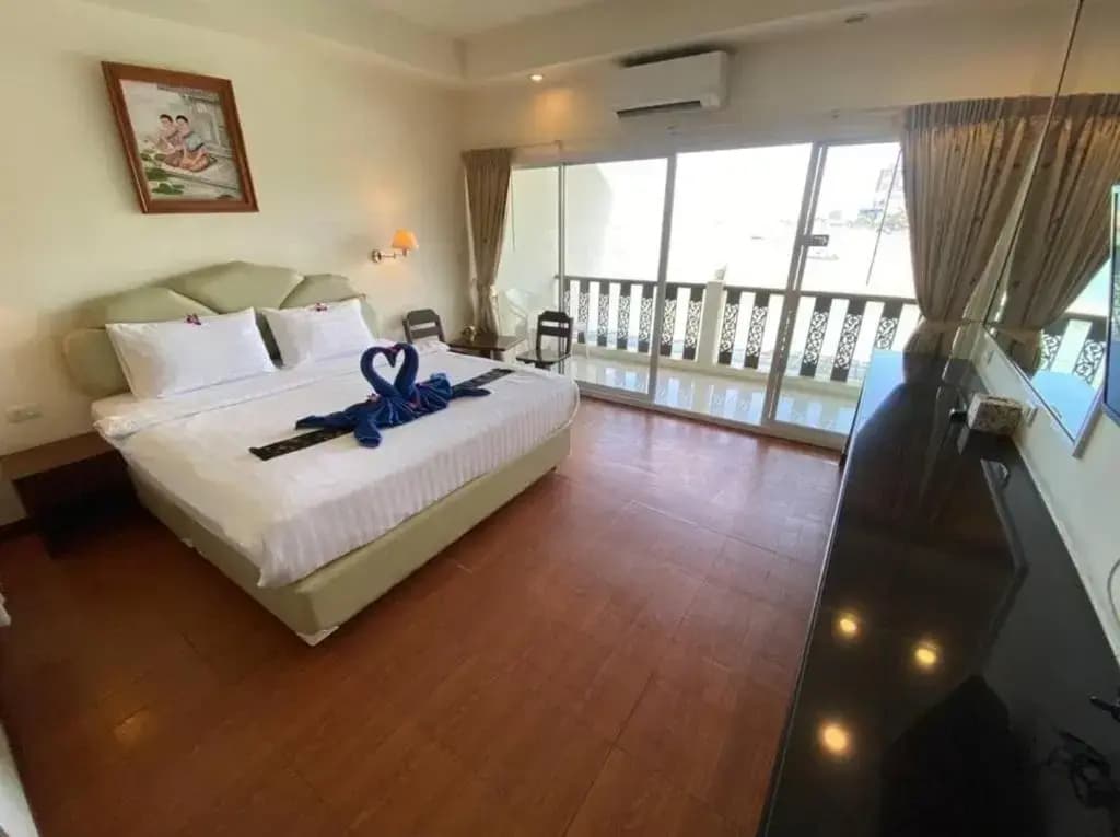 Deluxe Double room with sea view full double bed