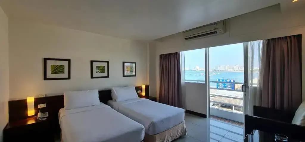 Superior Double room with sea view twin beds