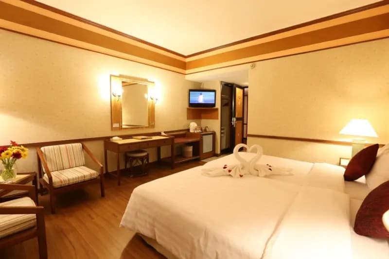 Superior Double room with golf view full double bed