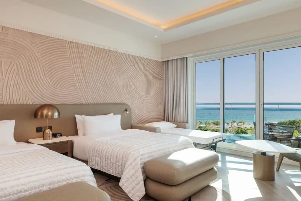 Renovated Superior Double room with balcony and with sea view twin beds