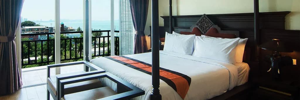 Heritage Luxury Double Suite full double bed