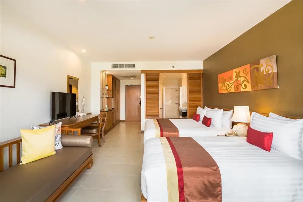 Deluxe Family room with side sea view