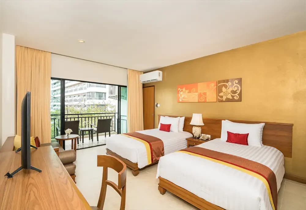 2 Bedrooms Deluxe Connecting Family room with side sea view