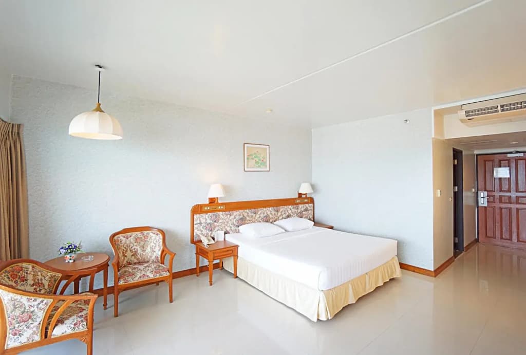 Superior Double room with partial sea view twin beds