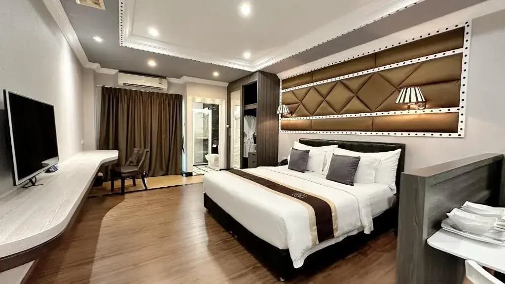 Superior Double Studio full double bed