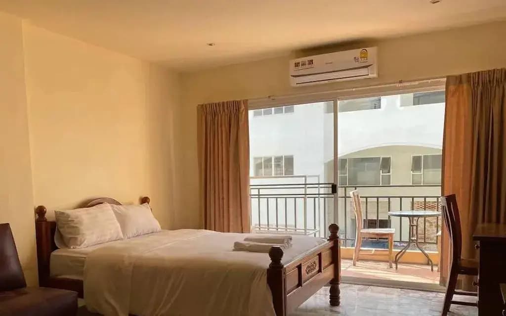 Plus Double Studio full double bed