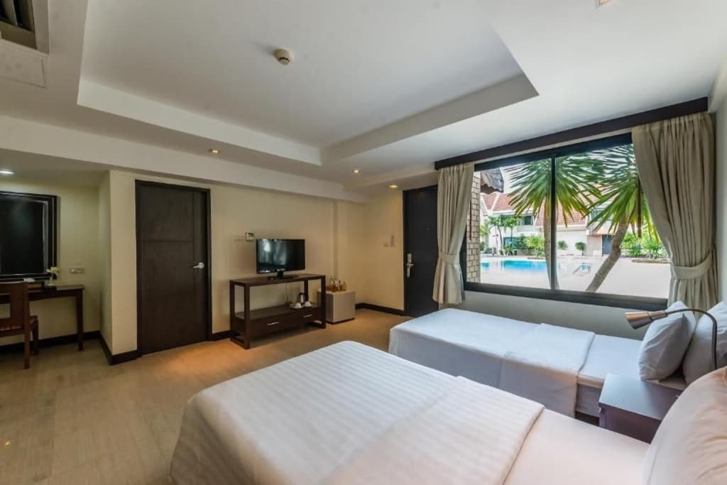 Superior Garden Access Double room twin beds