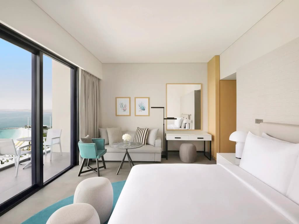 Panoramic Bridge Double Junior Suite full double bed
