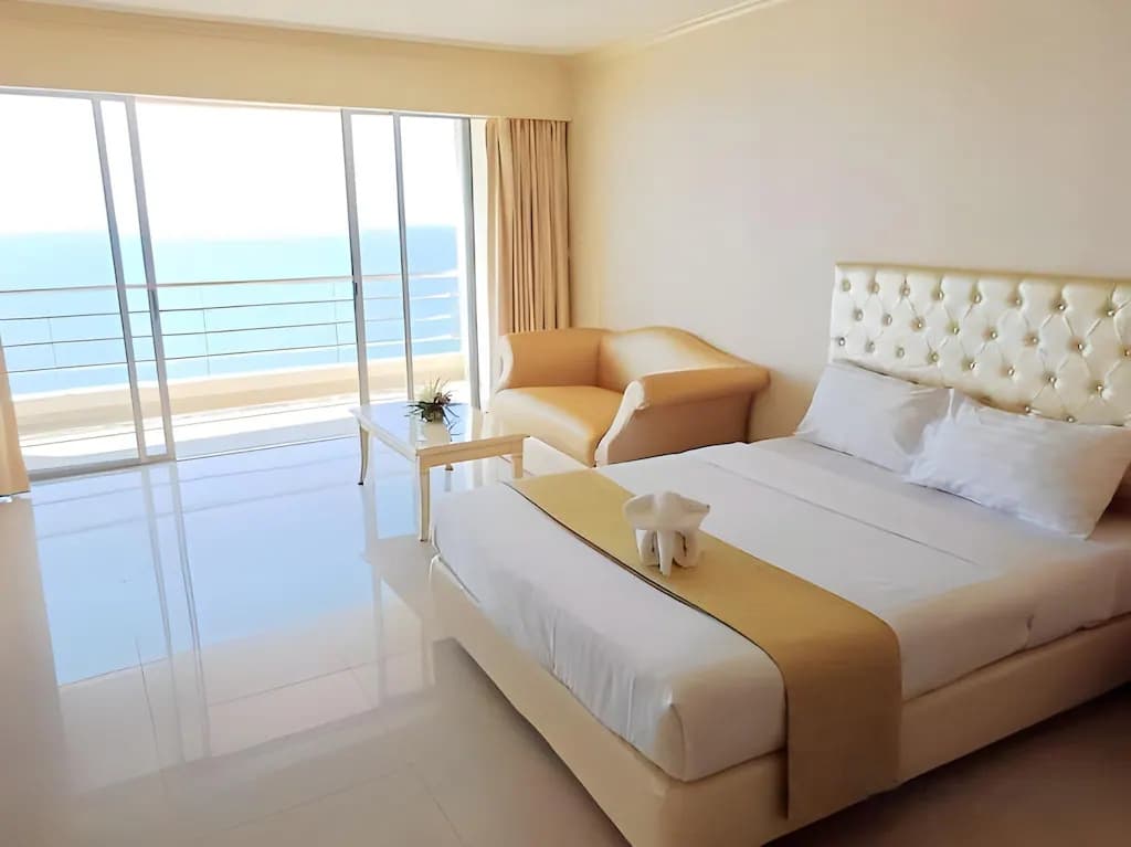 Superior Double room with sea view full double bed