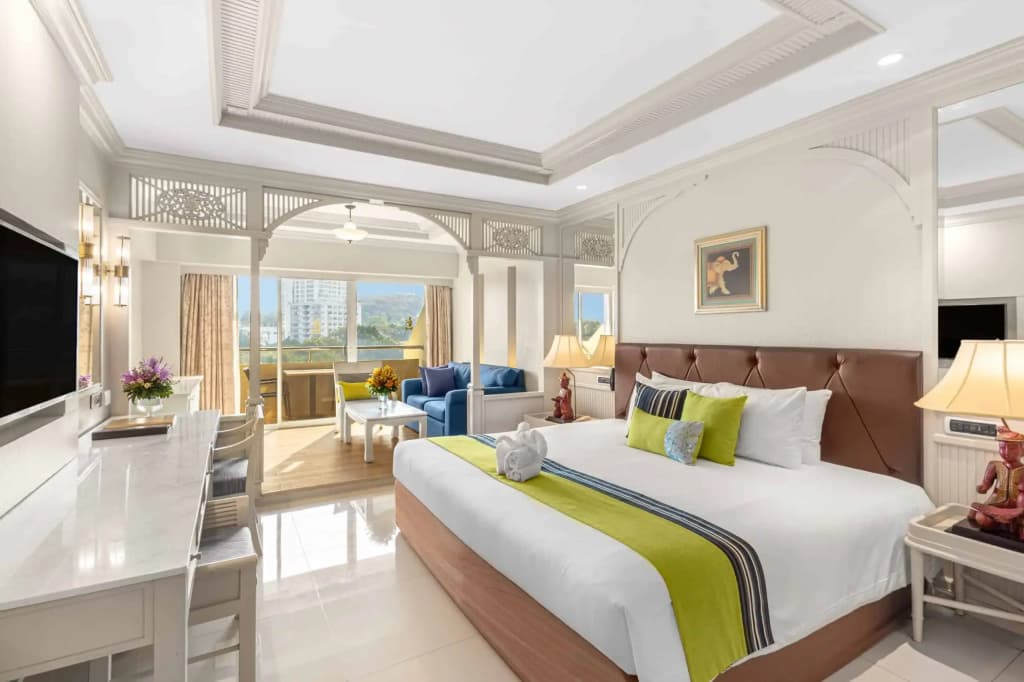 Double Mini Suite Plus with sunrise view full double bed