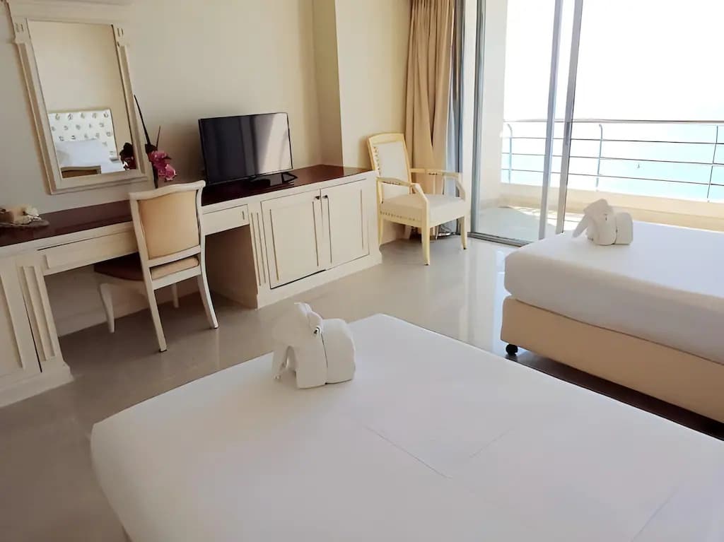 Superior Double room with sea view twin beds