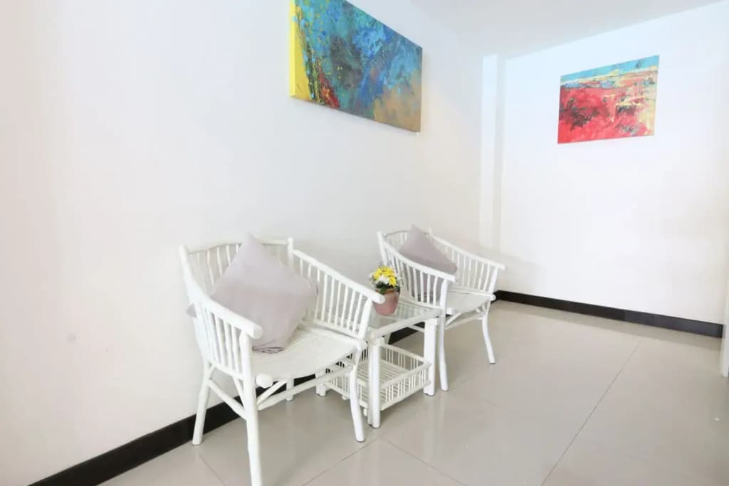 Deluxe Pool Access Double room twin beds