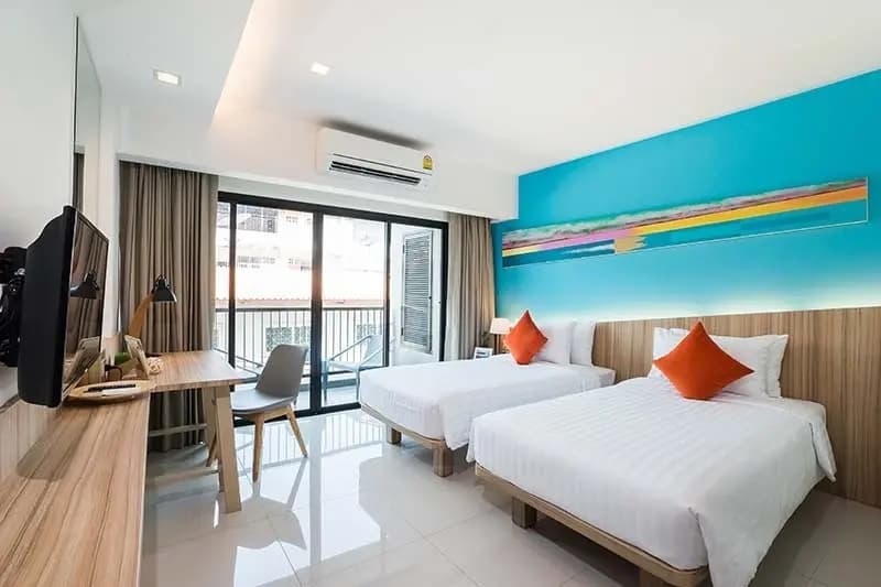 Deluxe Double room with pool view twin beds