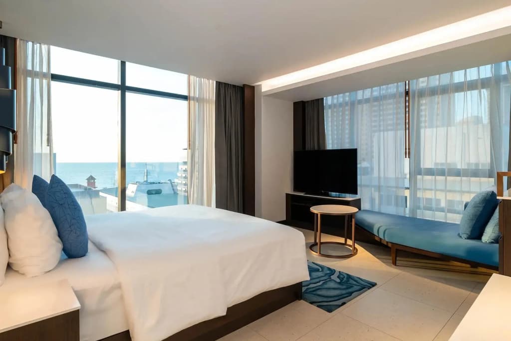 Urban Double Junior Suite full double bed