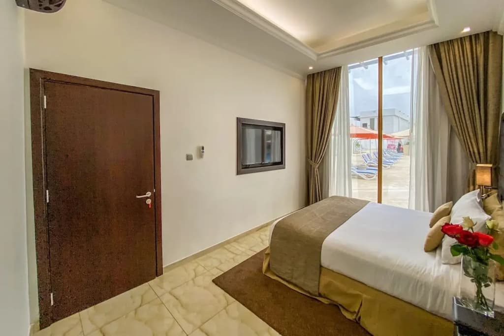 Premium Double Bungalow with pool view full double bed