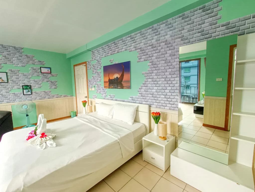 Double room with balcony full double bed