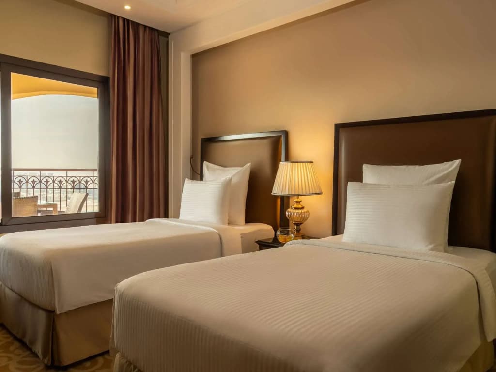 1 Bedroom Double Suite twin beds