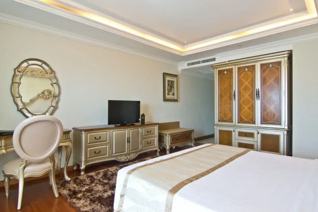 Deluxe with Jacuzzi Double room Pool View full double bed