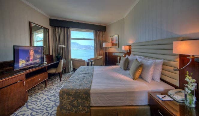 Double Panoramic Suite with mountain view full double bed
