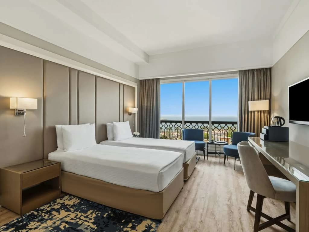 Interconnecting Family Triple Suite with pool or sea view