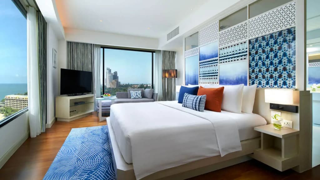 Executive Double Club Suite with ocean view full double bed