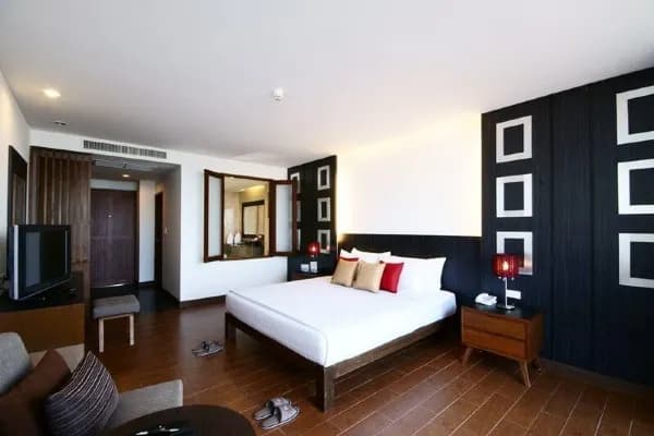 Deluxe Double room with pool view full double bed
