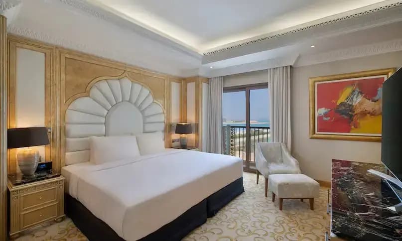 1 Bedroom Arabian Double Suite full double bed