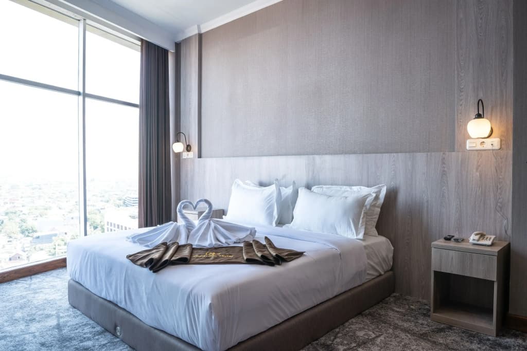 Presidential Double Suite full double bed