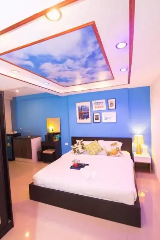 Double Suite full double bed