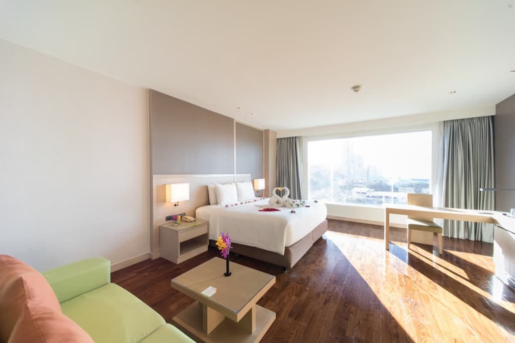 Double Studio Suite full double bed