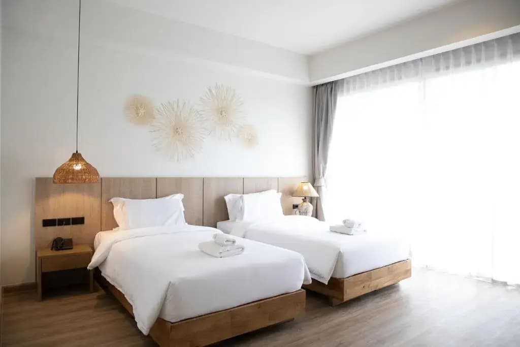 Superior Double room with city view full double bed