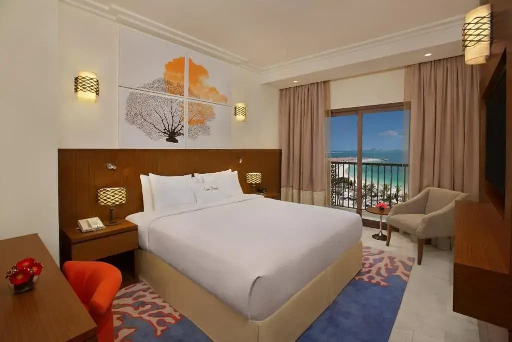 1 Bedroom Double Suite with sea view full double bed
