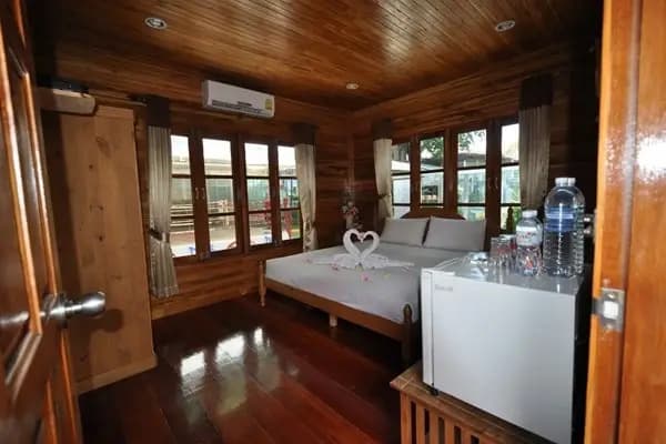 With Jacuzzi Double Thai Villa full double bed