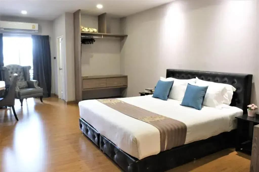 Deluxe Double Studio full double bed
