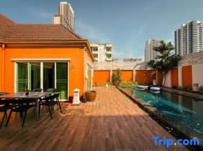 Magnitude 6 Bedroom Villa In Pratumnak