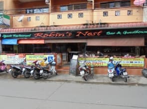 Robin’s Nest Guesthouse & Restaurant