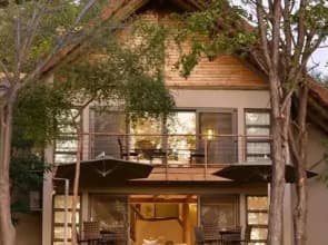 Victoria Falls Safari Suites