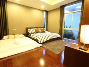 AnB Pool Villa 3BR Glass House in Pattaya