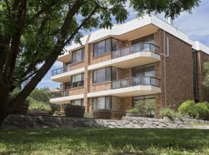 Avalanche 6 - Sophisticated style & modern comfort with a central loca