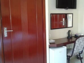 Okavango Roadside Guesthouse