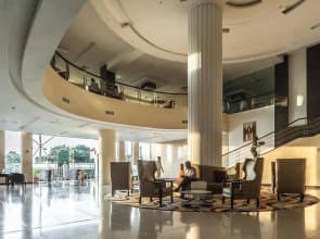 Acacia Premier Hotel